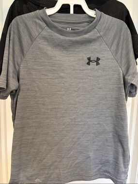 Under Armour Men’s Heather Gray Short Sleeve Performance Tee